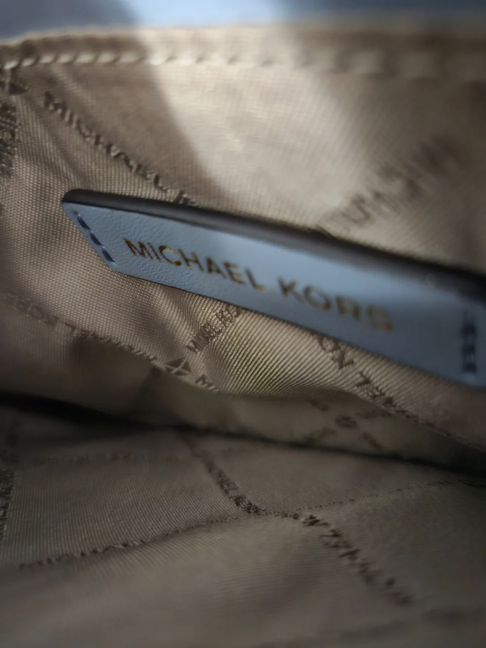 💕💖Michael Kors Light Blue Logo Envelope Wristlet - Preowned💞💔